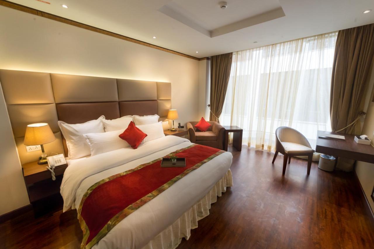 Luxus Grand Hotel Lahore Exteriör bild