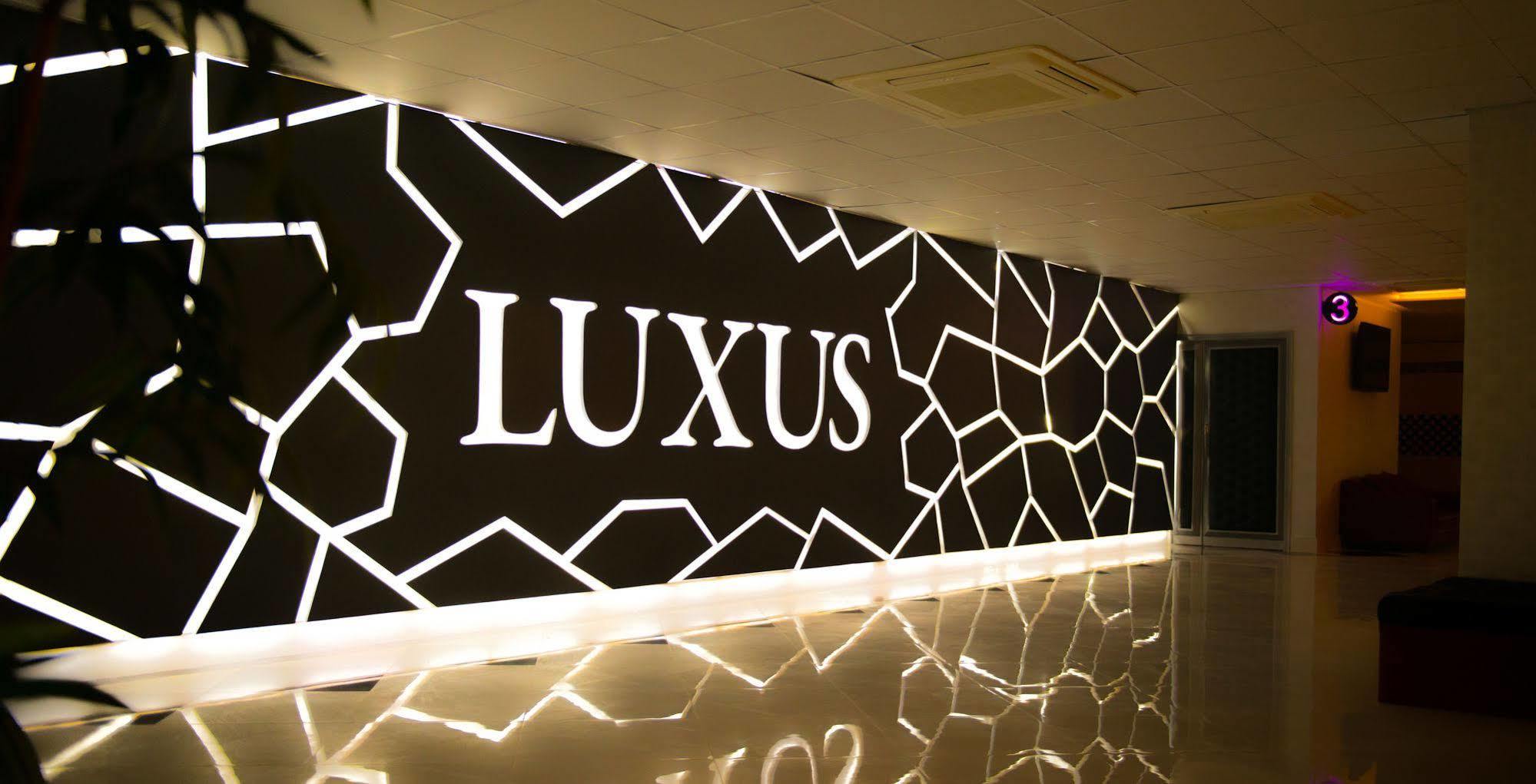 Luxus Grand Hotel Lahore Exteriör bild